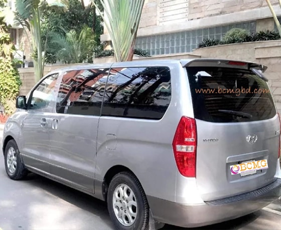 People carrier hire in Banani Dhaka