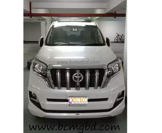 Luxurious car rental service in Dhanmondi Dhaka