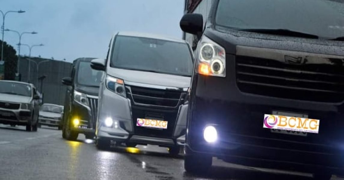 Montly car hire service in Bangshal Dhaka