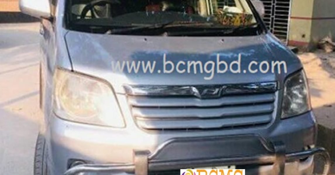 Hire a seven-person minivan from Noah